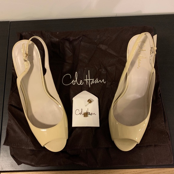 Cole Haan Air Talia OT Sling 90 in Palomino Patent Leather (cream color), US 10B - Picture 2 of 5